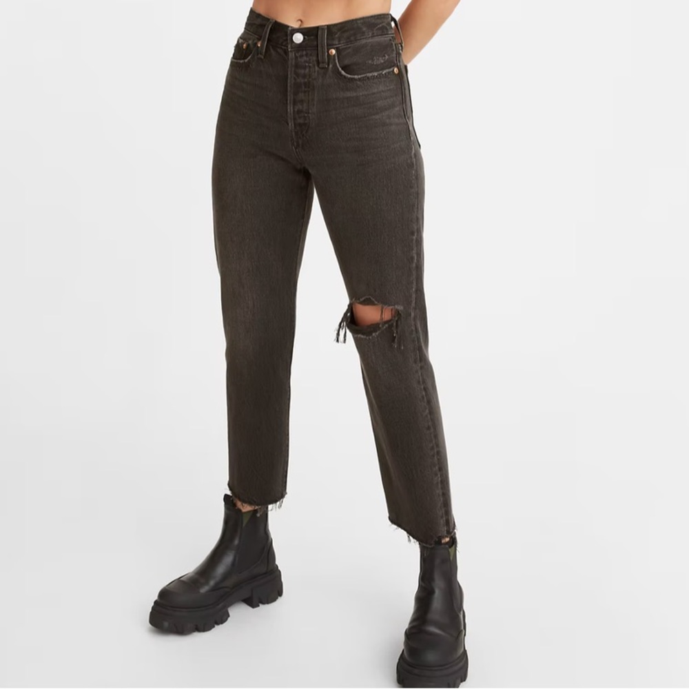 Levi’s 501 Skinny. Black distressed. Size 28